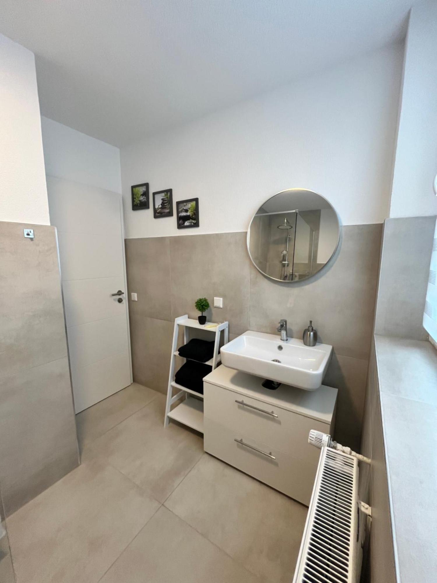 Appartment New York Naehe Duesseldorf, Messe, Hbf, City, Wifi, Helios Hospital Krefeld Exterior photo